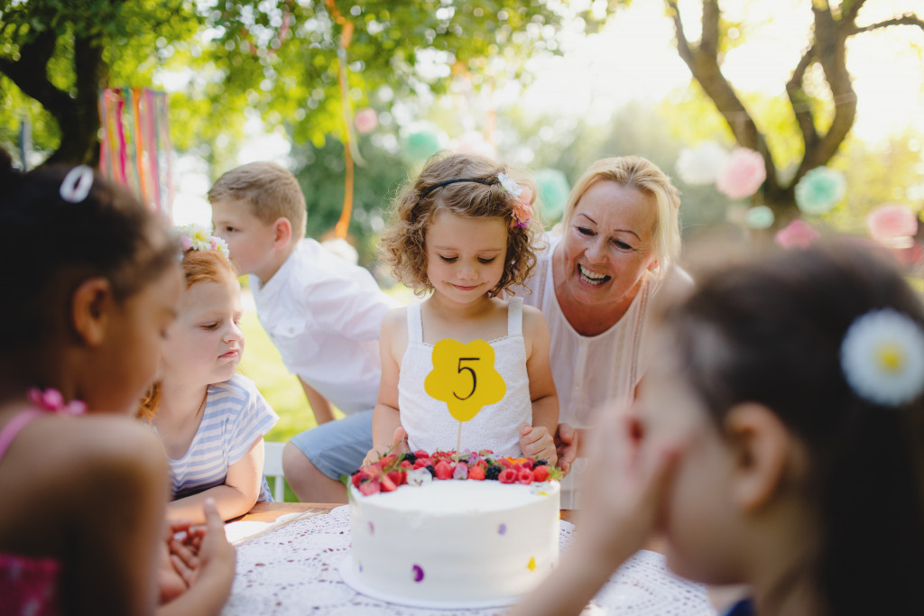 childs-backyard-birthday-party