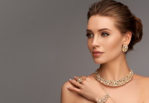 A woman wearing jewelries